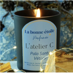 Bougie parfumée Palo Santo et Vétiver - L'Atelier C - Achat en ligne - Jaines