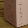 Bougie parfumée Poudre Fleurie - L'Atelier C - Achat en ligne - Jaines